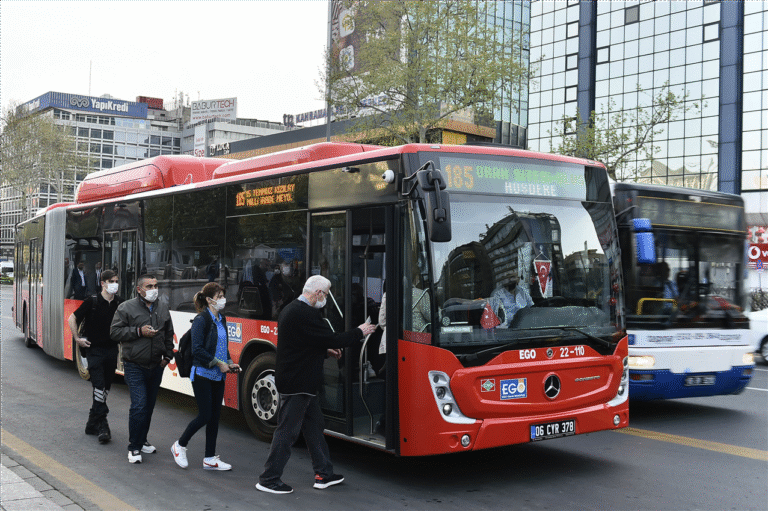 Toplu Taşıma ve Servis Şoförlerinin İş Davaları: Haklar, Uyuşmazlıklar ve Yargıtay Yaklaşımları