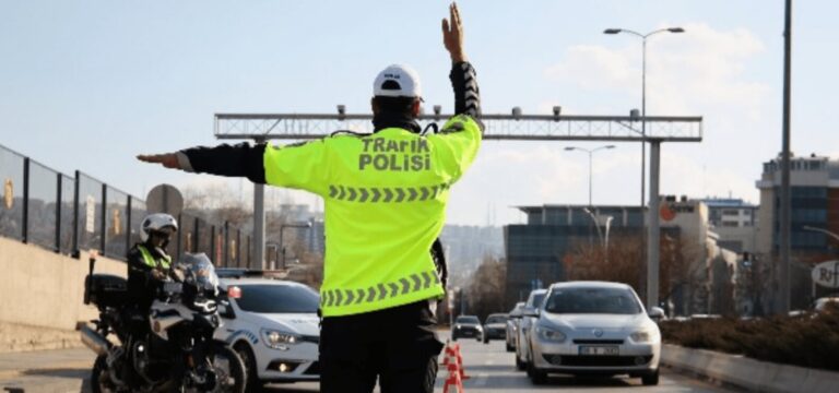 Trafikte Makas Atmak ve Drift Yapmak: Eğlence mi, Suç mu?